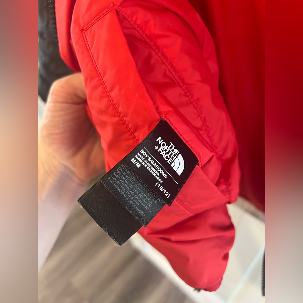 The North Face Boys Jacket with hood size 10/12 - Picture 3 of 4